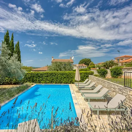Villa Aryana With Pool - Happy Sveti Lovrec Pazenaticki