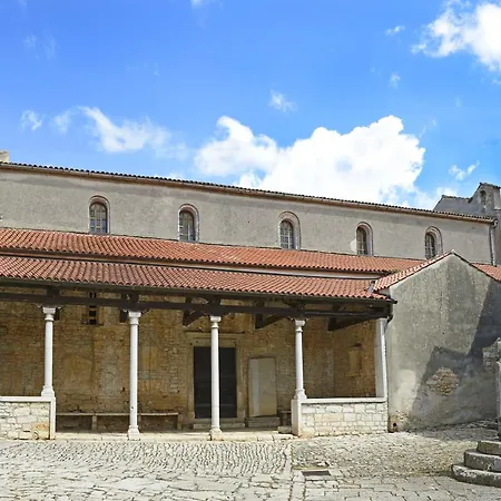 ヴィラ Aryana With Pool - Happy *