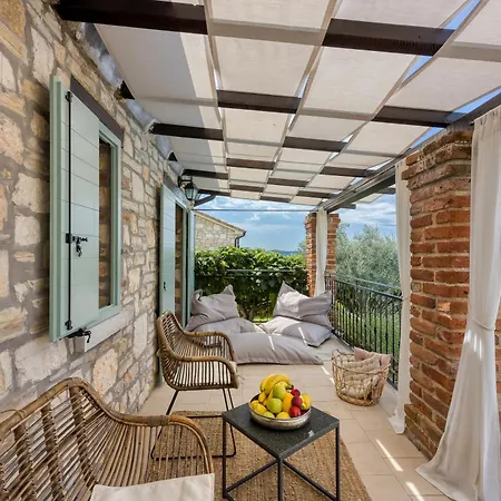 Rustic Pool Villa Aryana Вилла *