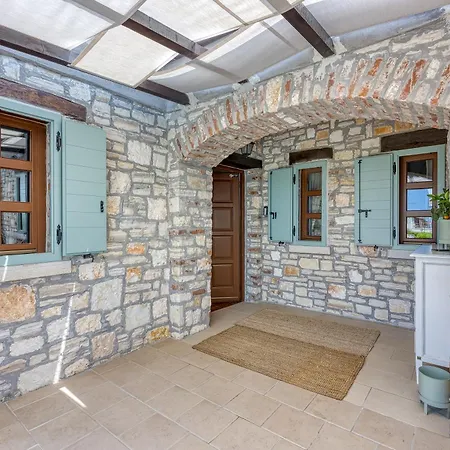 Rustic Pool Villa Aryana Вилла Святой Ловреч Пазенатички
