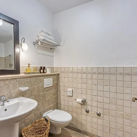 Rustic Pool Villa Aryana Святой Ловреч Пазенатички